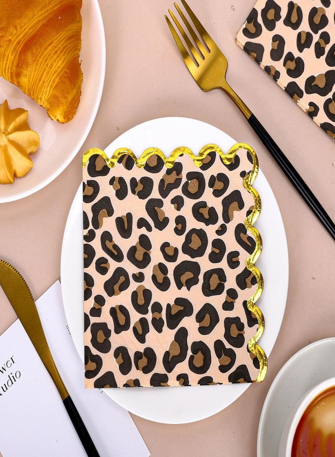 JarThenaAMCS مناديل ورقية من جارثينا إيه إم سي إس، 100 قطعة، بنقشة الفهد، مزينة بحواف مموجة، بنقشة جلد النمر، مناسبة لحفلات العشاء والحلويات، مثالية لأعياد الميلاد وحفلات استقبال المولود الجديد وحفلات بطابع الغابة. - Image 3